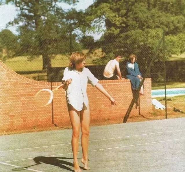 尼克斯在本 尼克斯在本