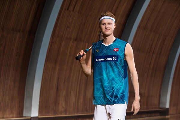 一名备受瞩 一名备受瞩